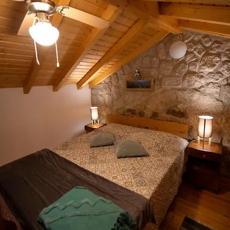 Casa Do Guardado * Monsanto