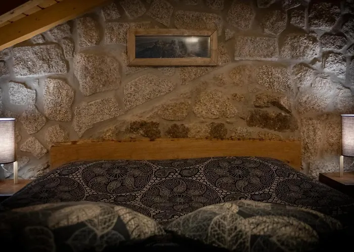 Casa Do Guardado * Monsanto