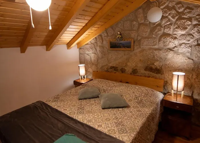 Casa Do Guardado * Monsanto